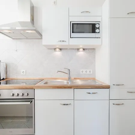 Dora App 09 Apartment *